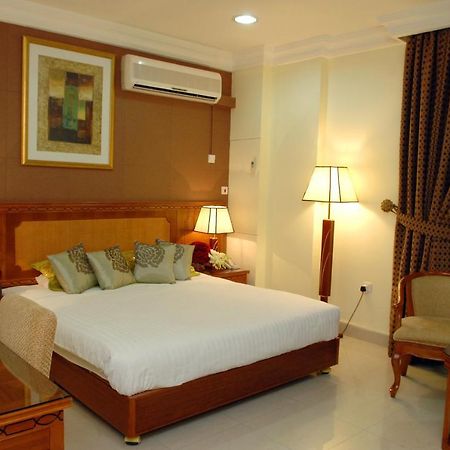 Al Muntazah Plaza Hotel Doha Exterior foto